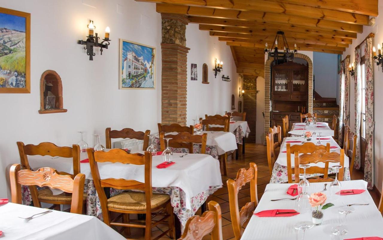 Canillas de Albaida Posada La Plaza מראה חיצוני תמונה
