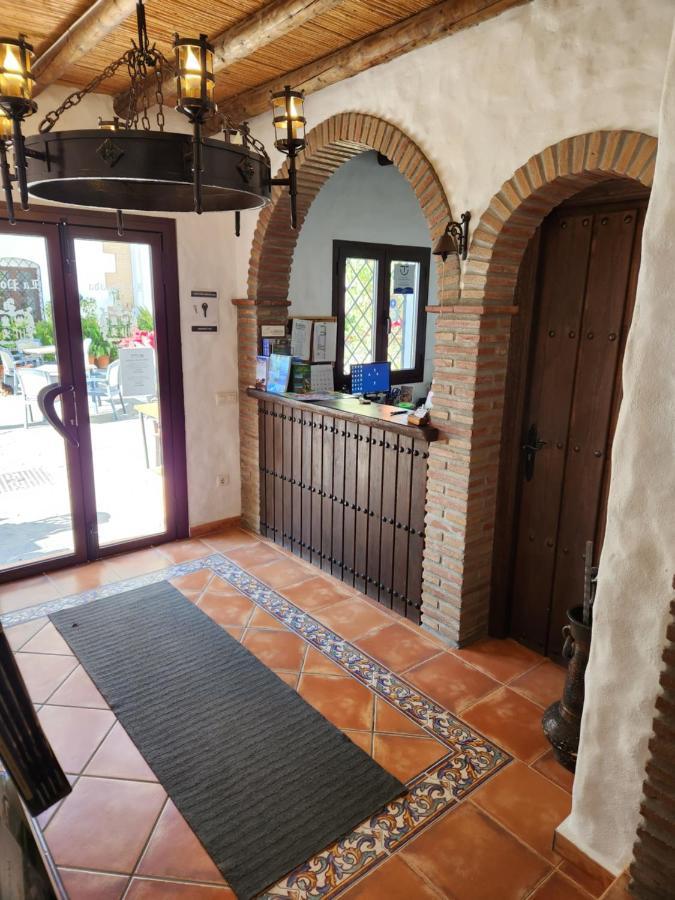 Canillas de Albaida Posada La Plaza מראה חיצוני תמונה