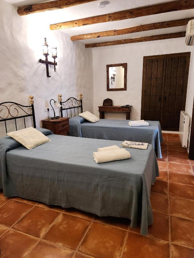 Canillas de Albaida Posada La Plaza מראה חיצוני תמונה