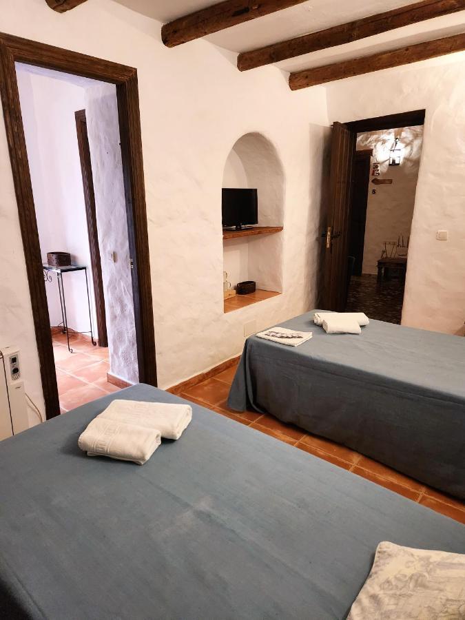 Canillas de Albaida Posada La Plaza מראה חיצוני תמונה