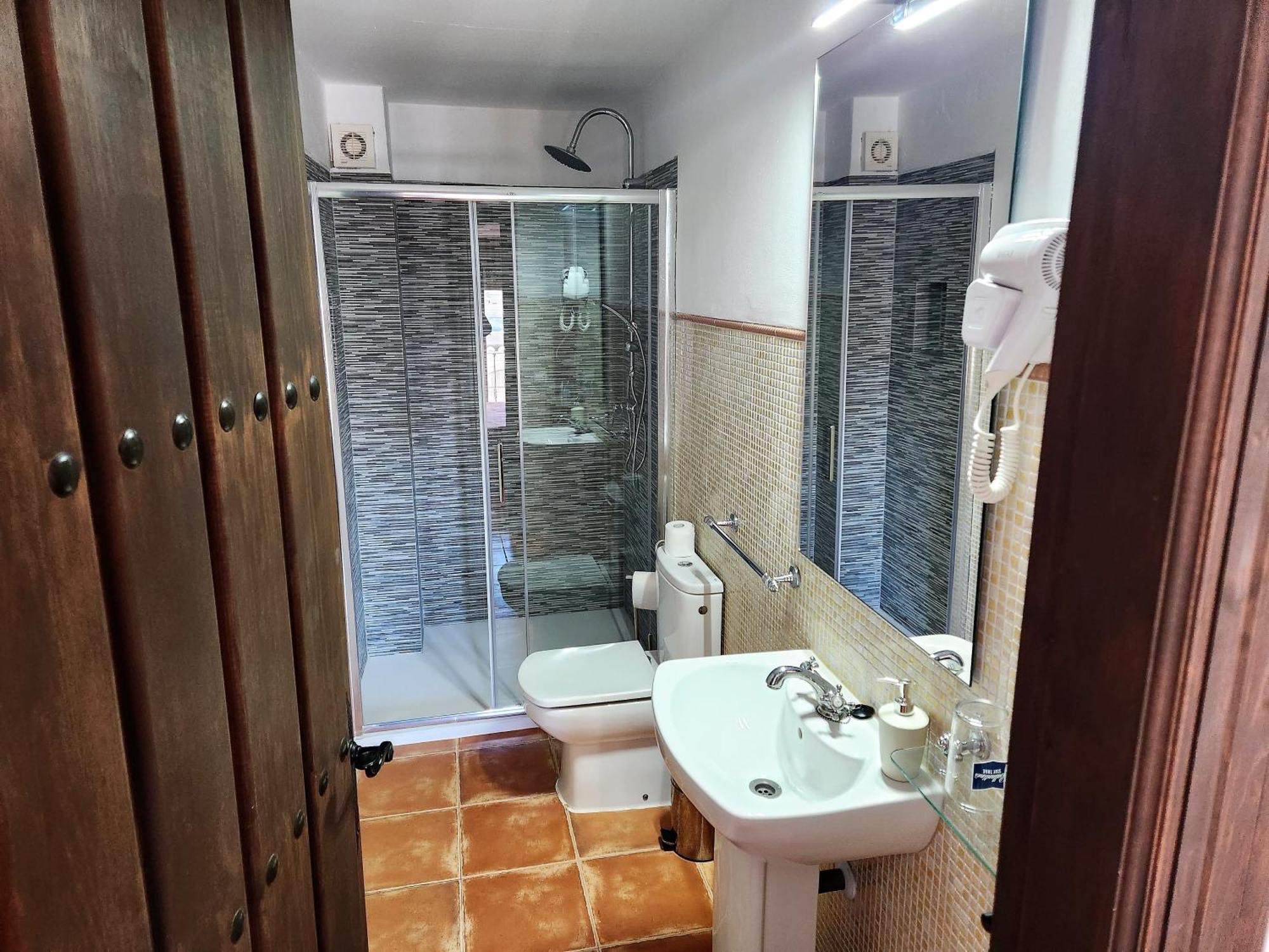 Canillas de Albaida Posada La Plaza מראה חיצוני תמונה